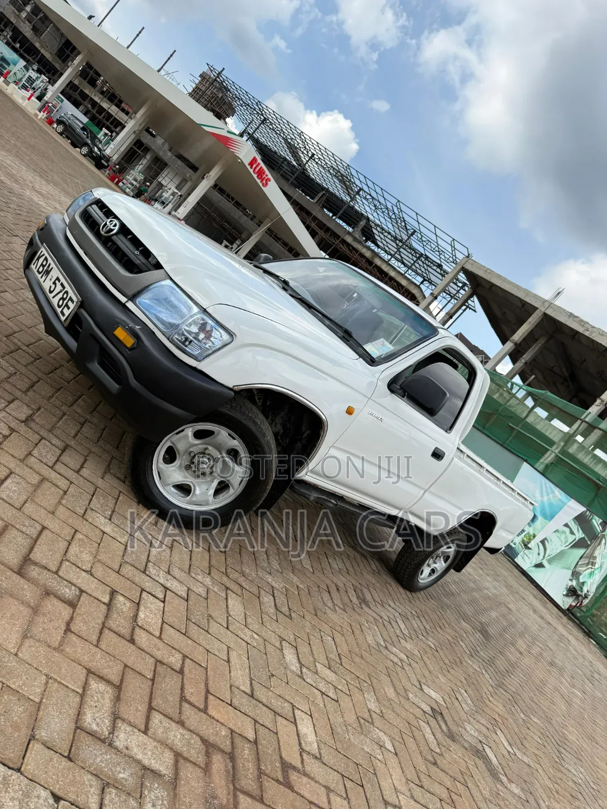 Toyota Hilux 2003 White