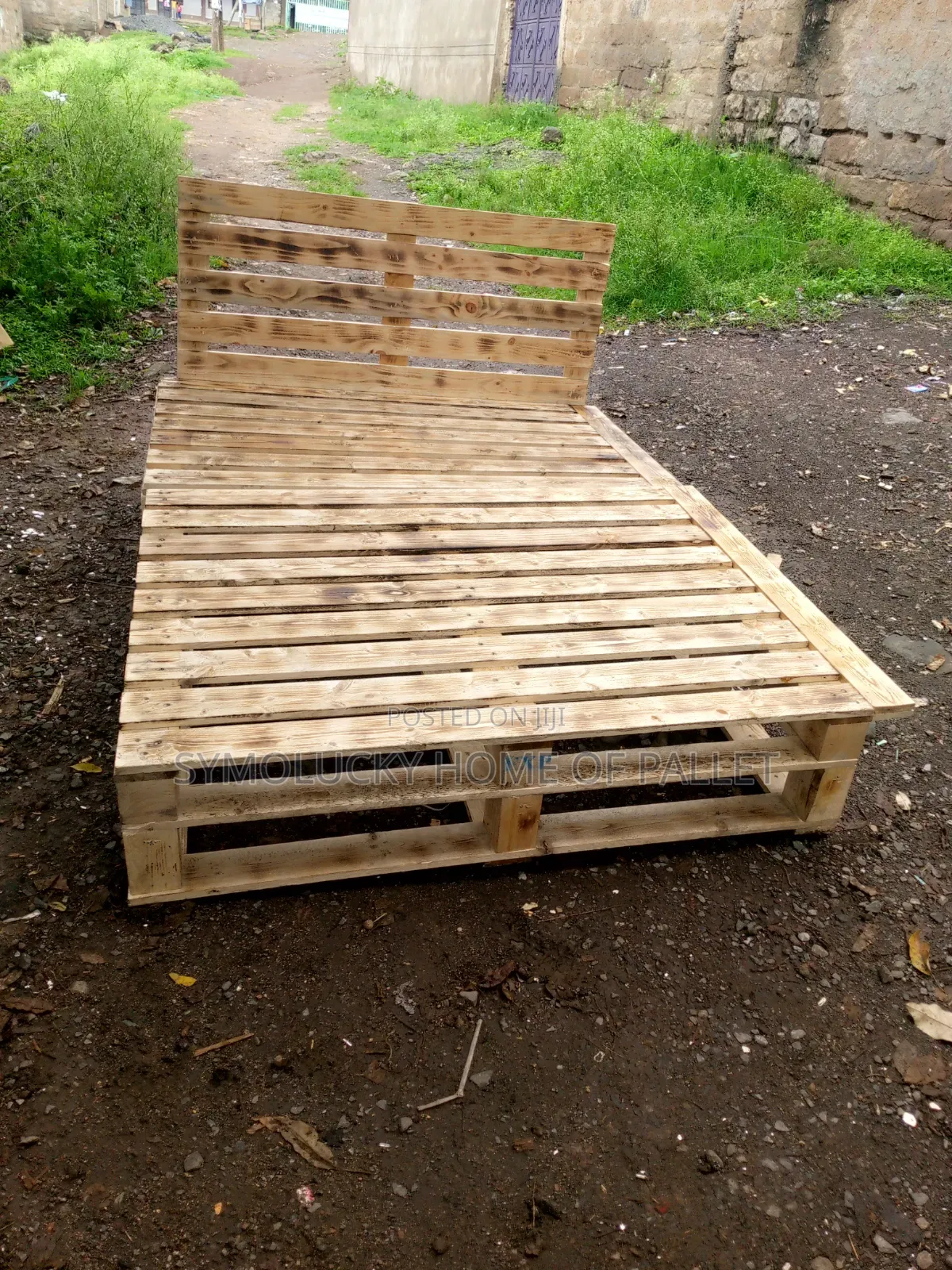 Detachable 5*6 Pallet Bed. Latest Design Pallet Designed