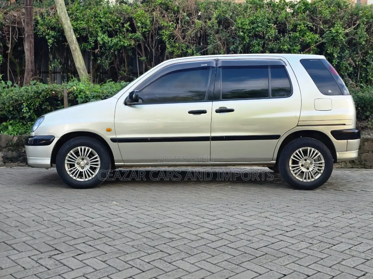 Toyota Raum 1.5 FWD 2000 Silver