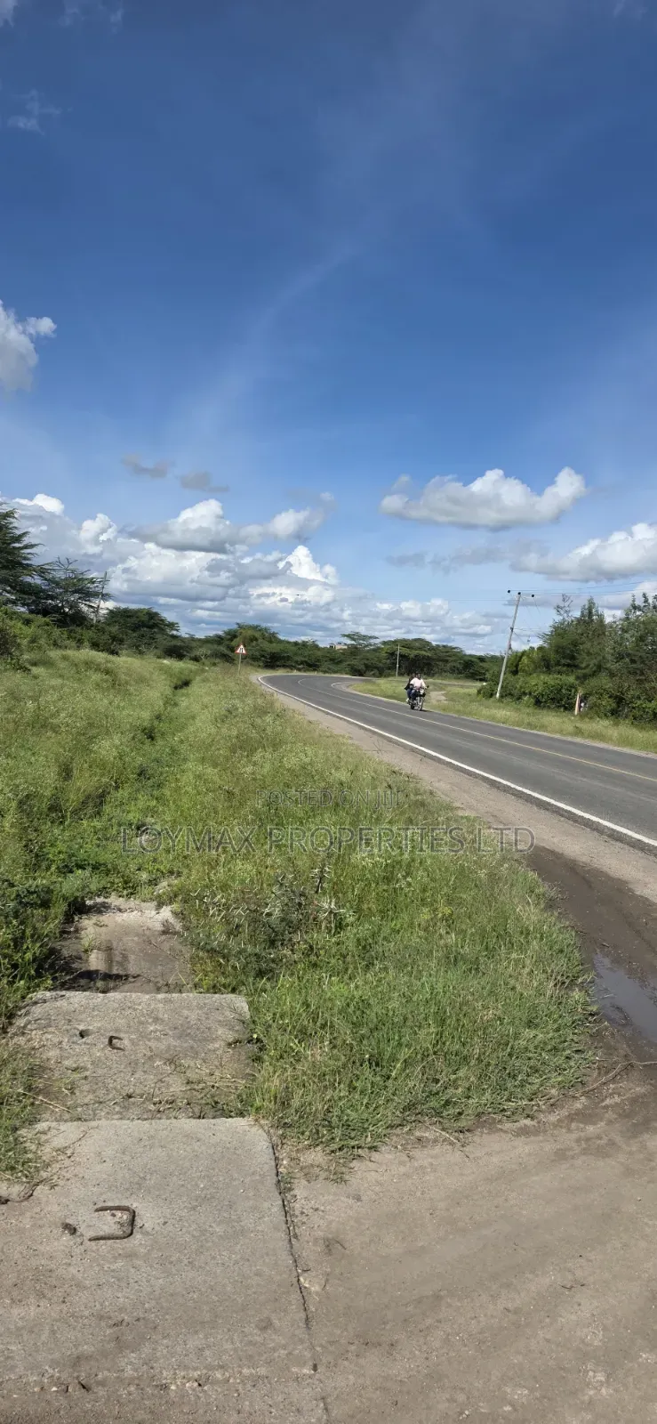 10 Acres Touching Tarmac Isinya on Quick Sale.