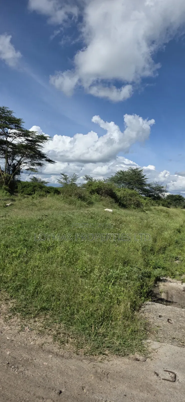 10 Acres Touching Tarmac Isinya on Quick Sale.
