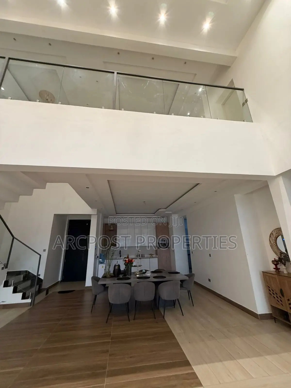 6bdrm Penthouse in Parklands/Highridge for sale