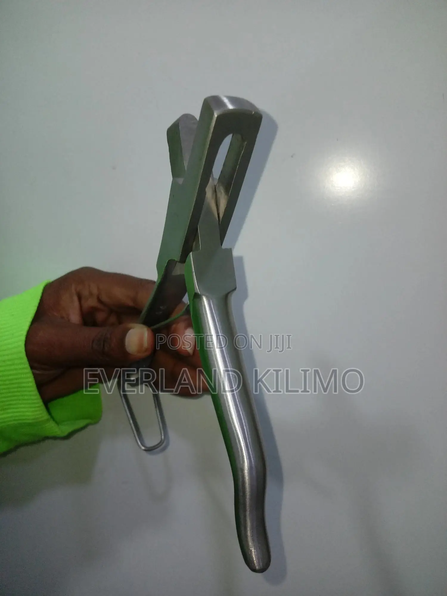 Pig Ear Tag Pliers