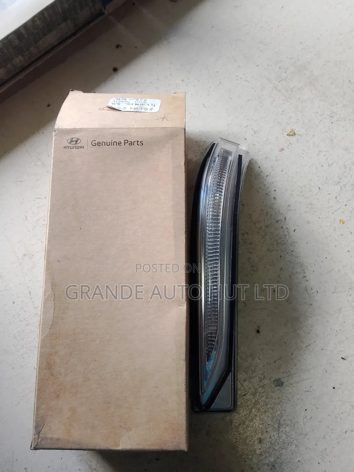 Right Blinker Hyundai Sonata 2015 (Genuine)