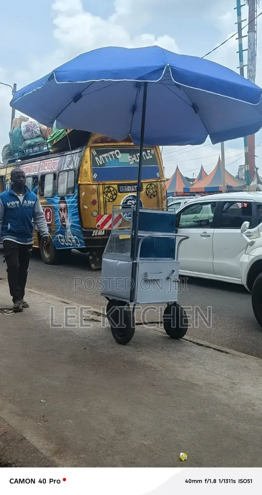 Smokie Trolley Double Decker With Umbrella