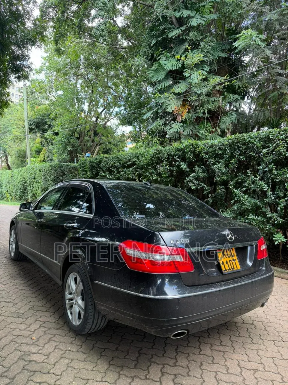 Mercedes-Benz E300 2011 Black