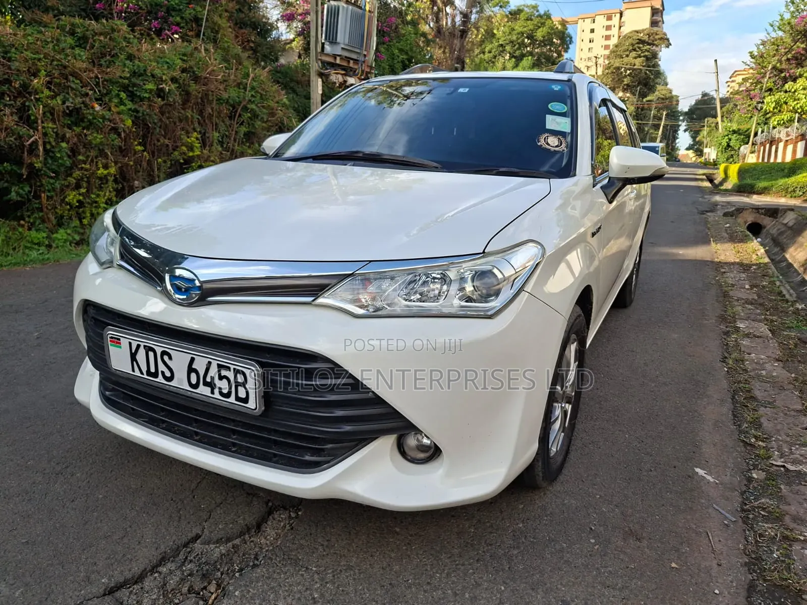 Toyota Corolla Fielder 1.5 Hybrid FWD 2017 White