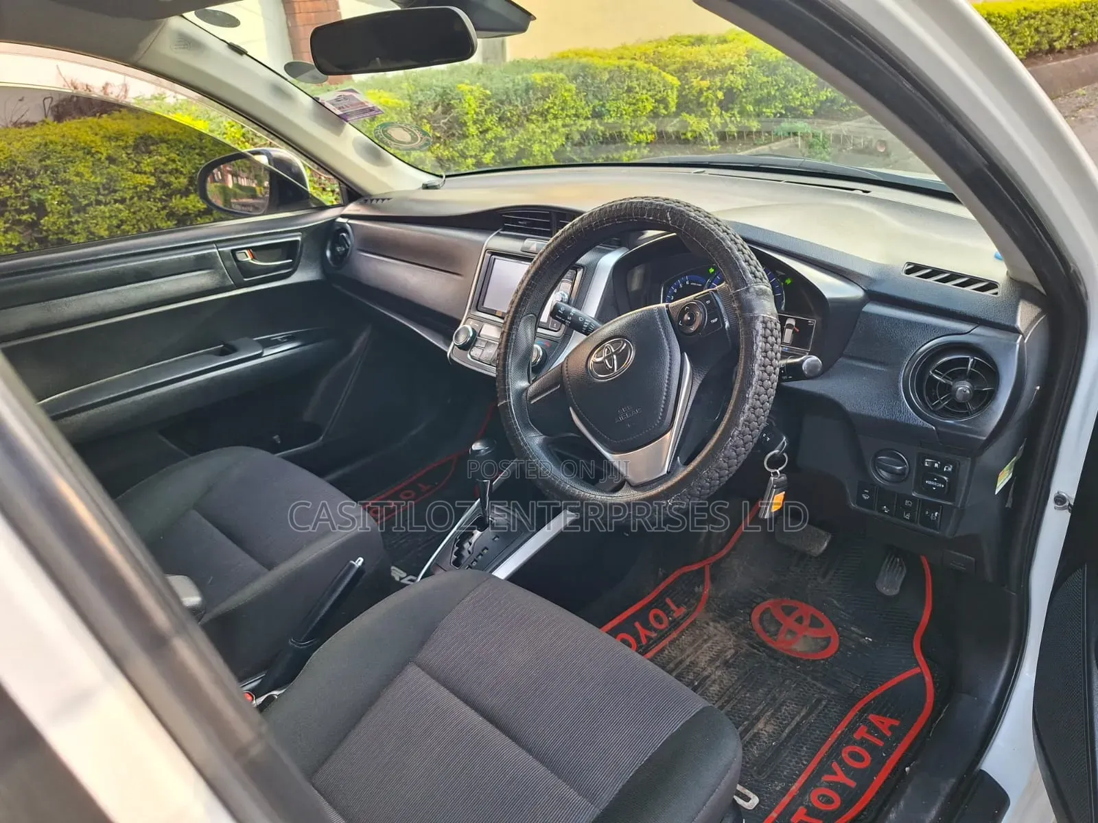 Toyota Corolla Fielder 1.5 Hybrid FWD 2017 White