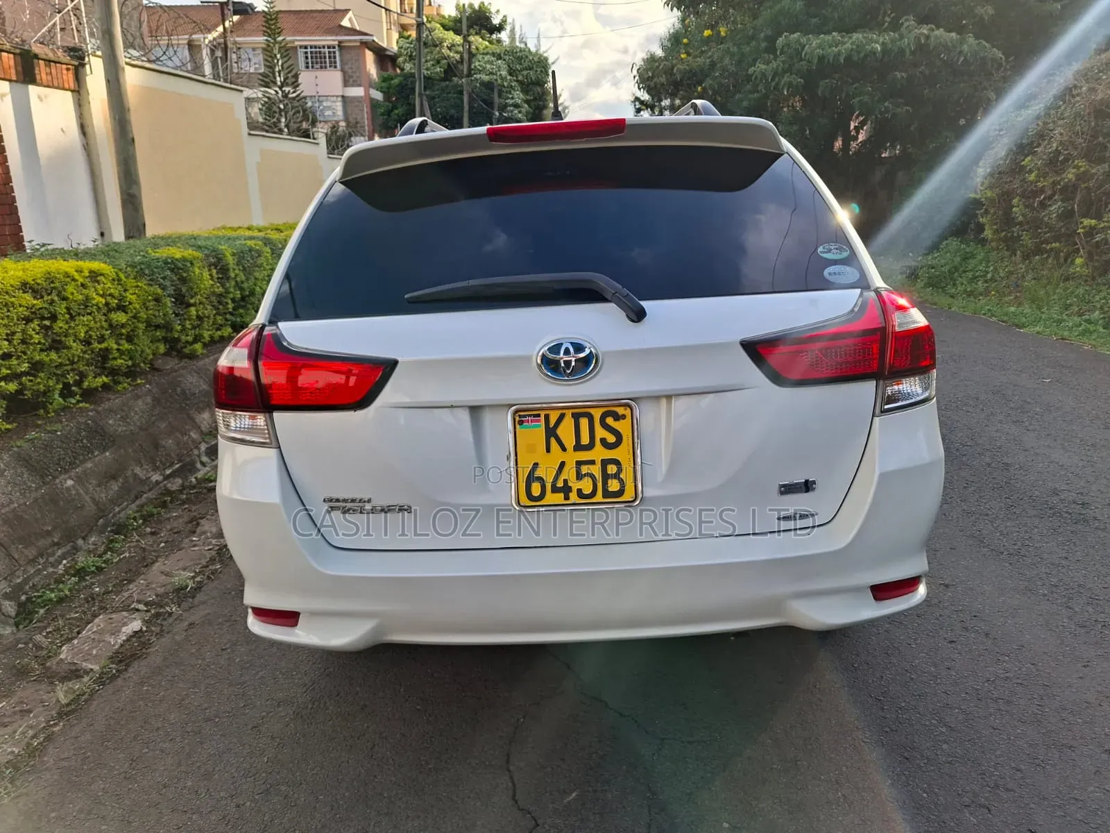 Toyota Corolla Fielder 1.5 Hybrid FWD 2017 White