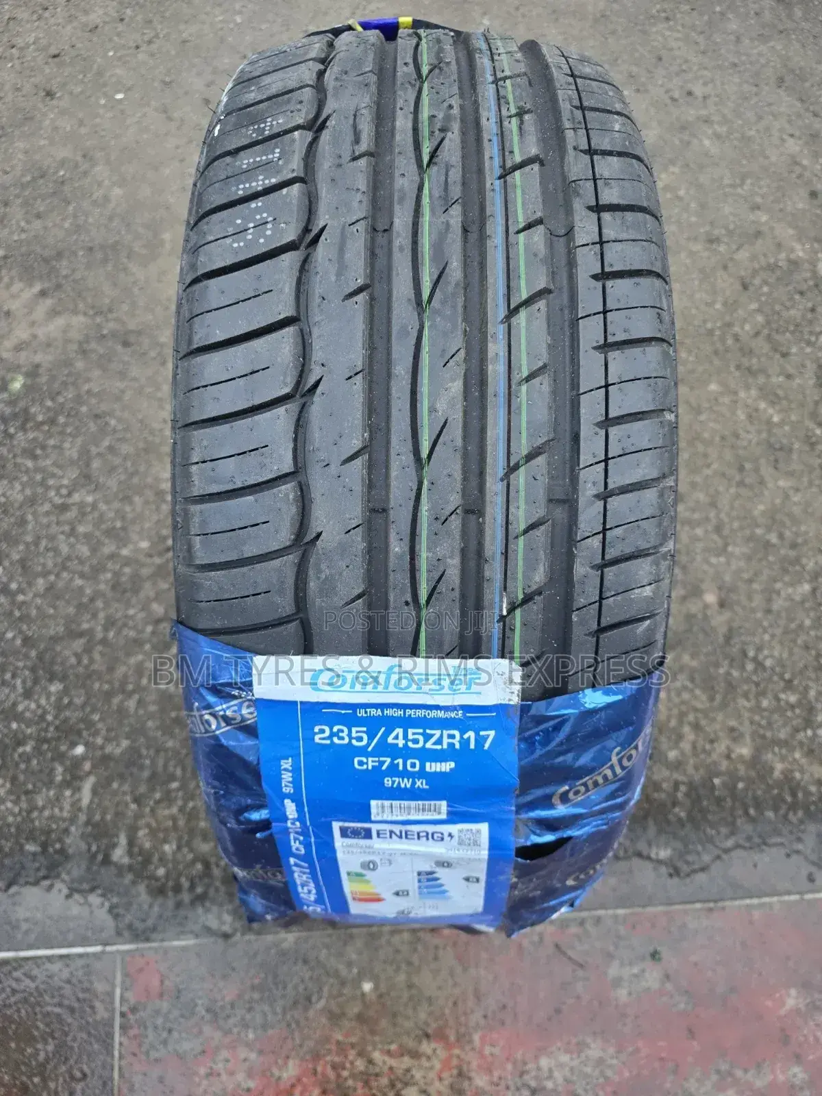 235 /45 R17 Comforser