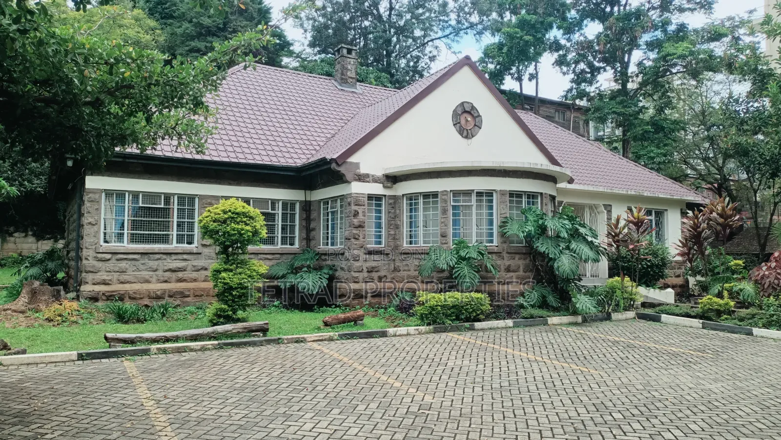 11 Rooms Commercial Bungalow on Half Acre Land in Kilimani Kirichwa Rd