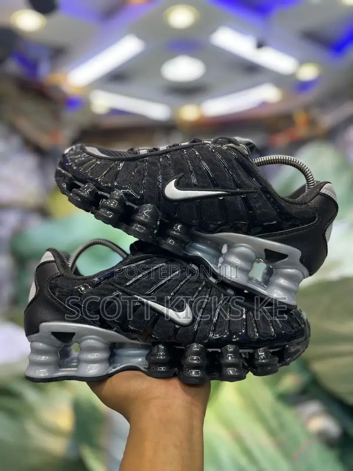 Nike Shox Tl “Black Silver “
Quality Leather 
 Size 40-45