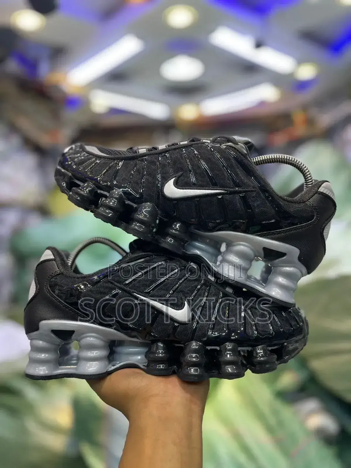 Nike Shox Tl “Black Silver “
Quality Leather 
 Size 40-45