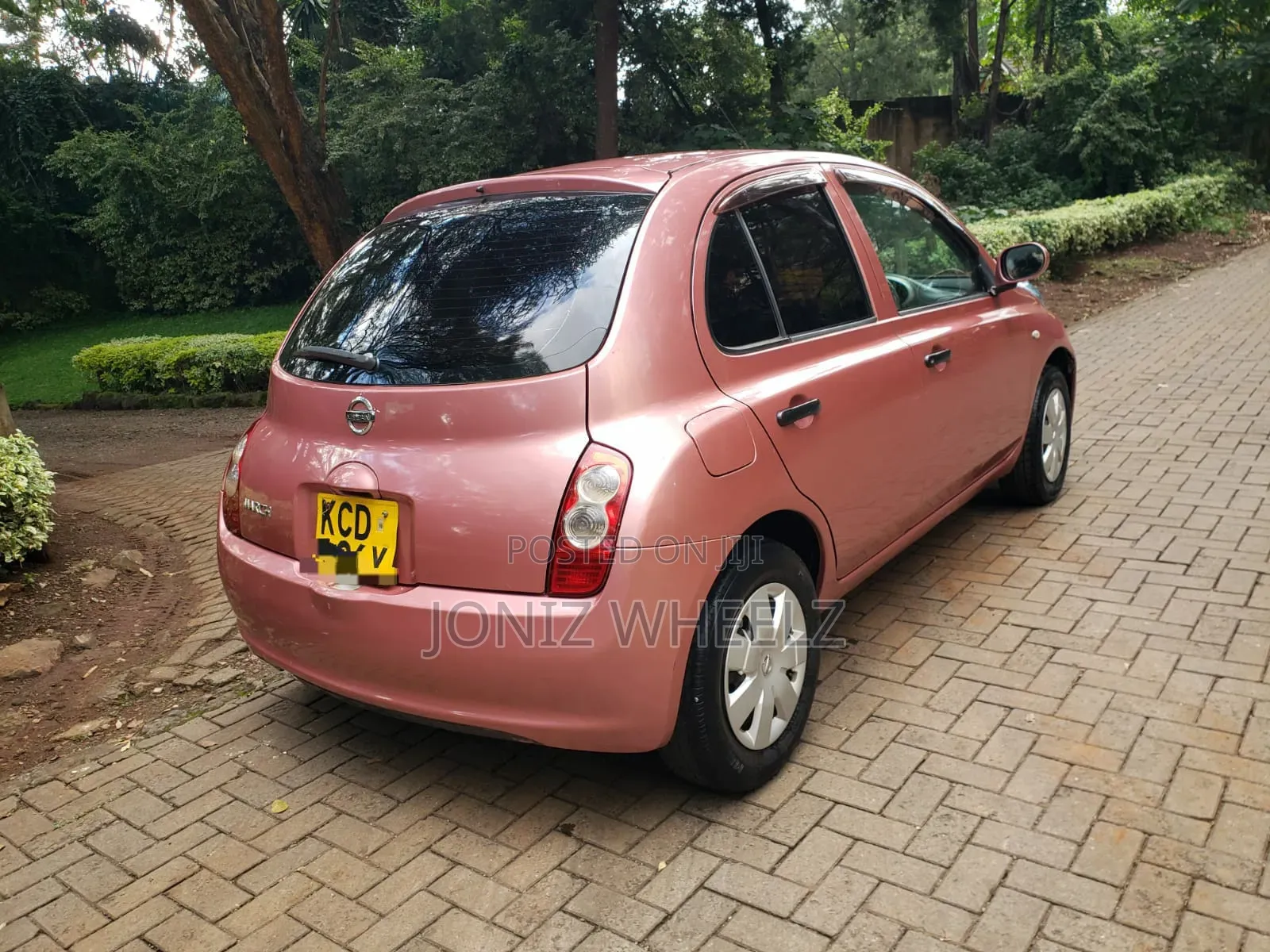 Nissan March 1.2 FWD 2008 Pink