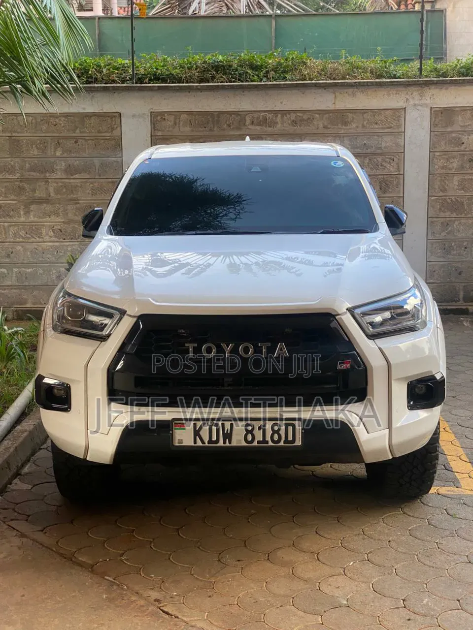 Toyota Hilux 2022 White