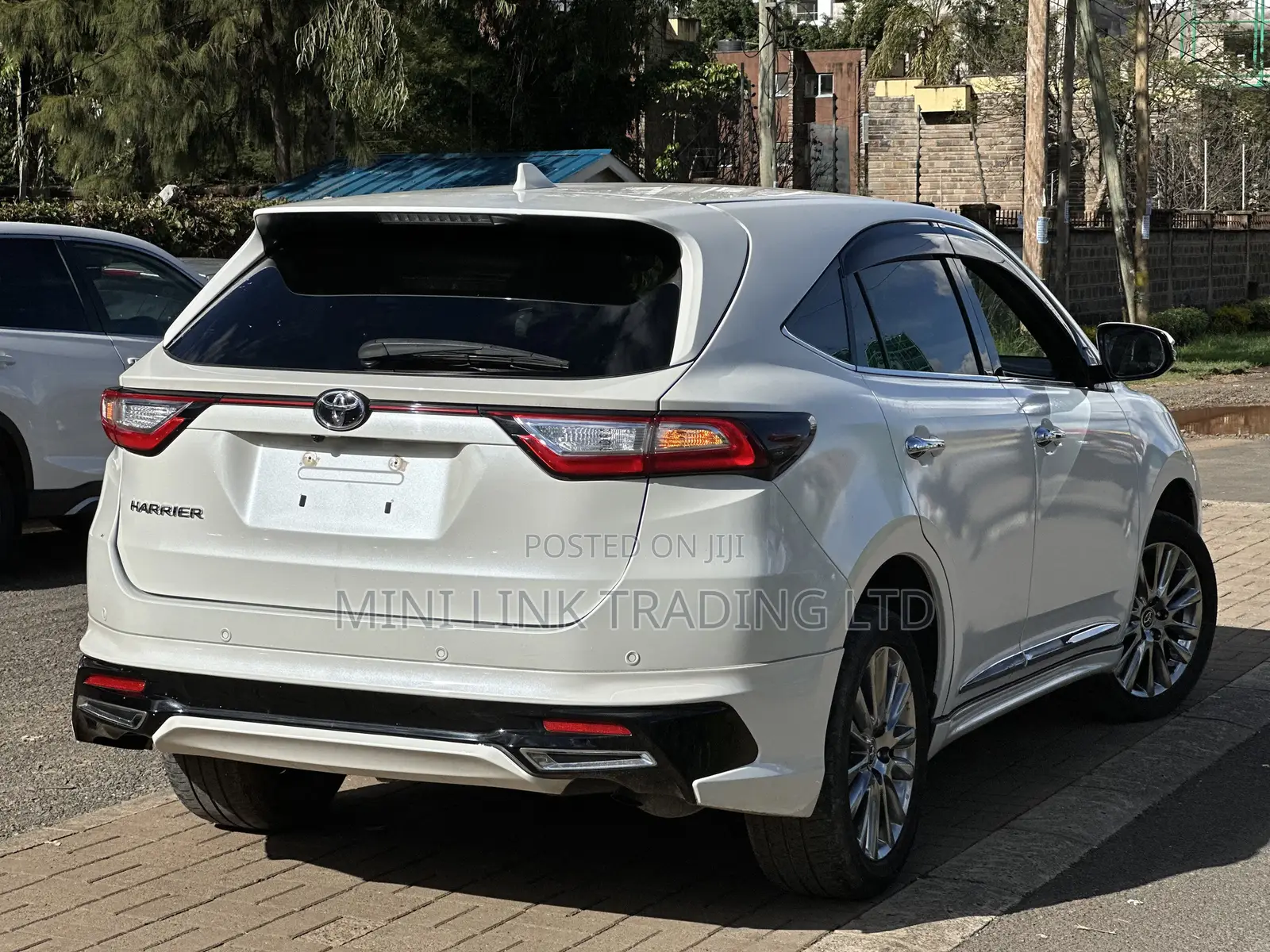 Toyota Harrier 2.0 2019 Off white