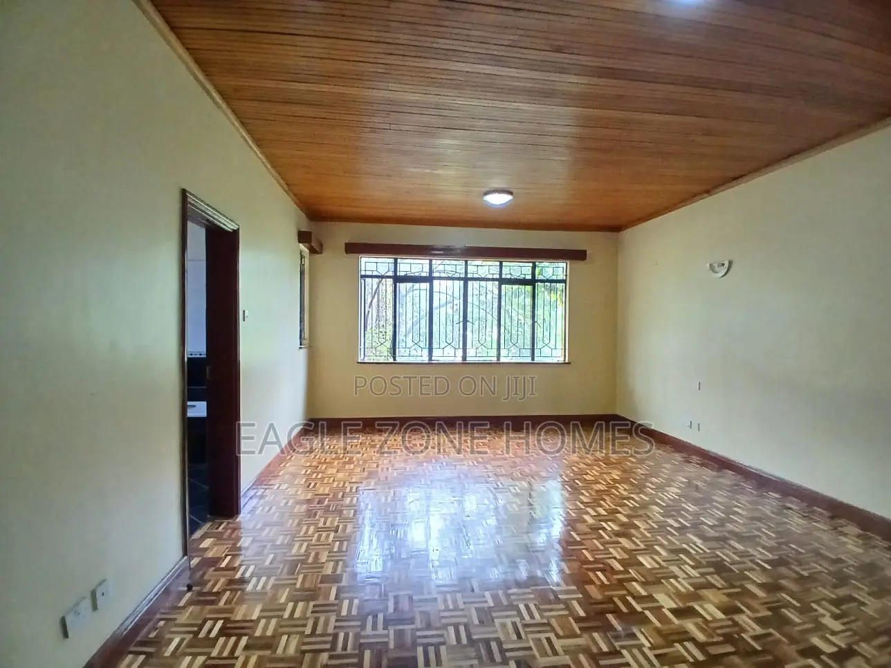 4bdrm Townhouse / Terrace in Riverside Drive for rent