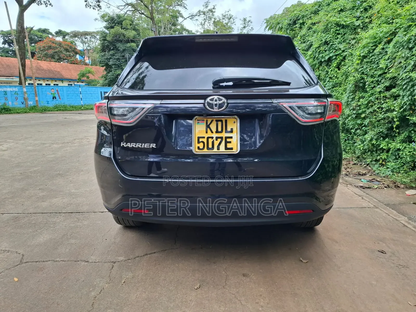 Toyota Harrier 2.0 2015 Black
