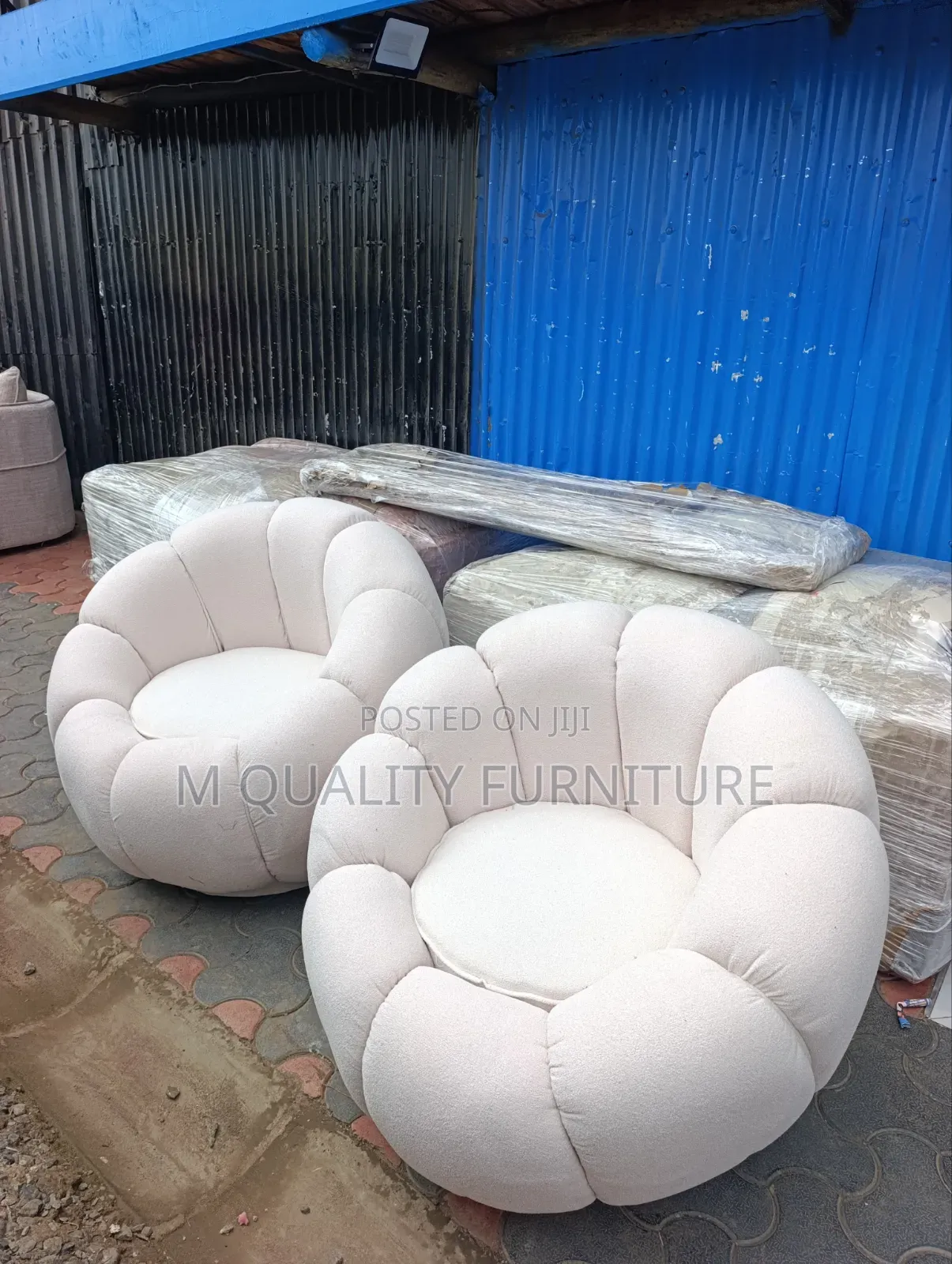 Modern Compact Sofa - Classy Look