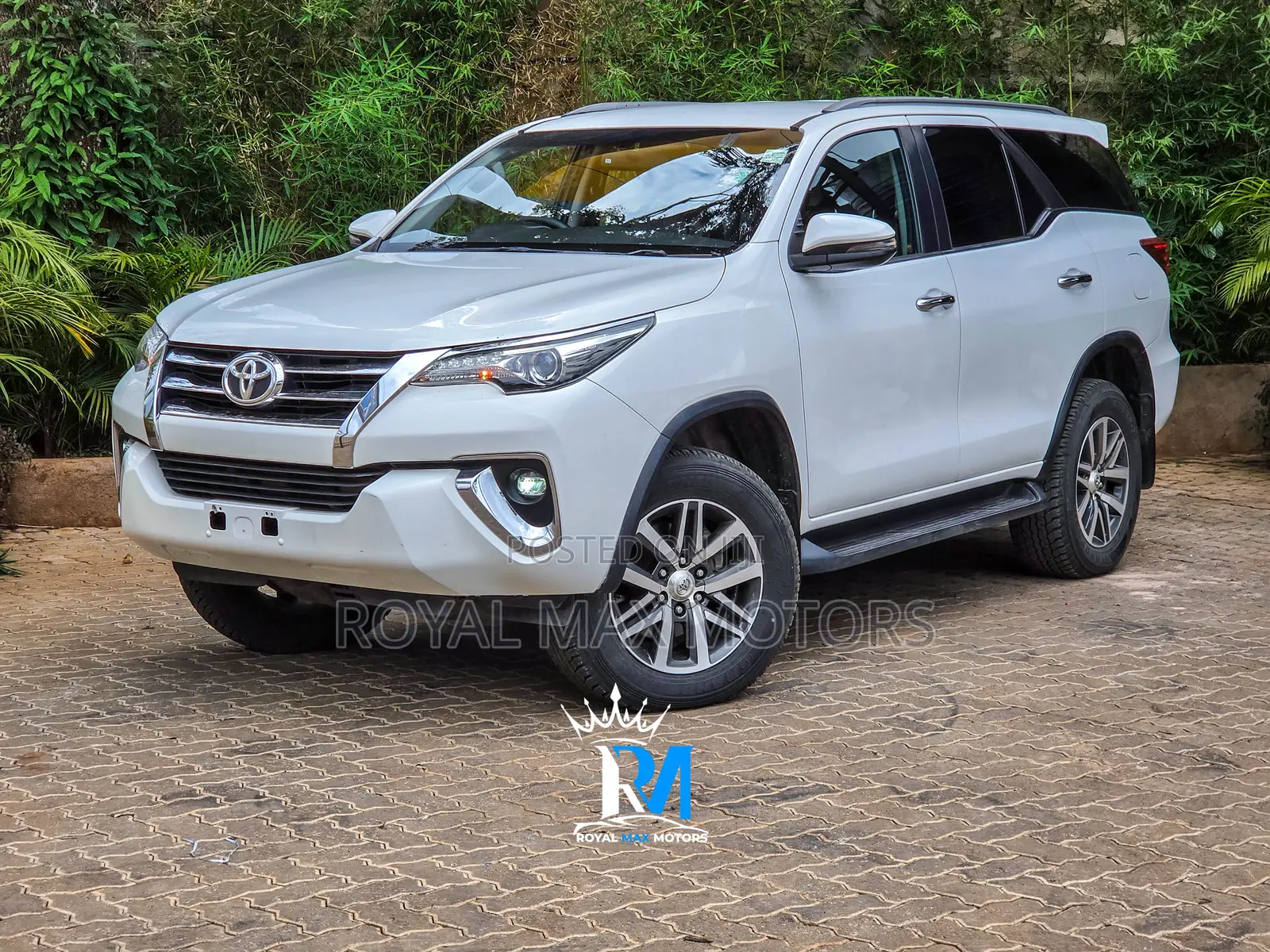 Toyota Fortuner 2.8 D AWD 2019 White