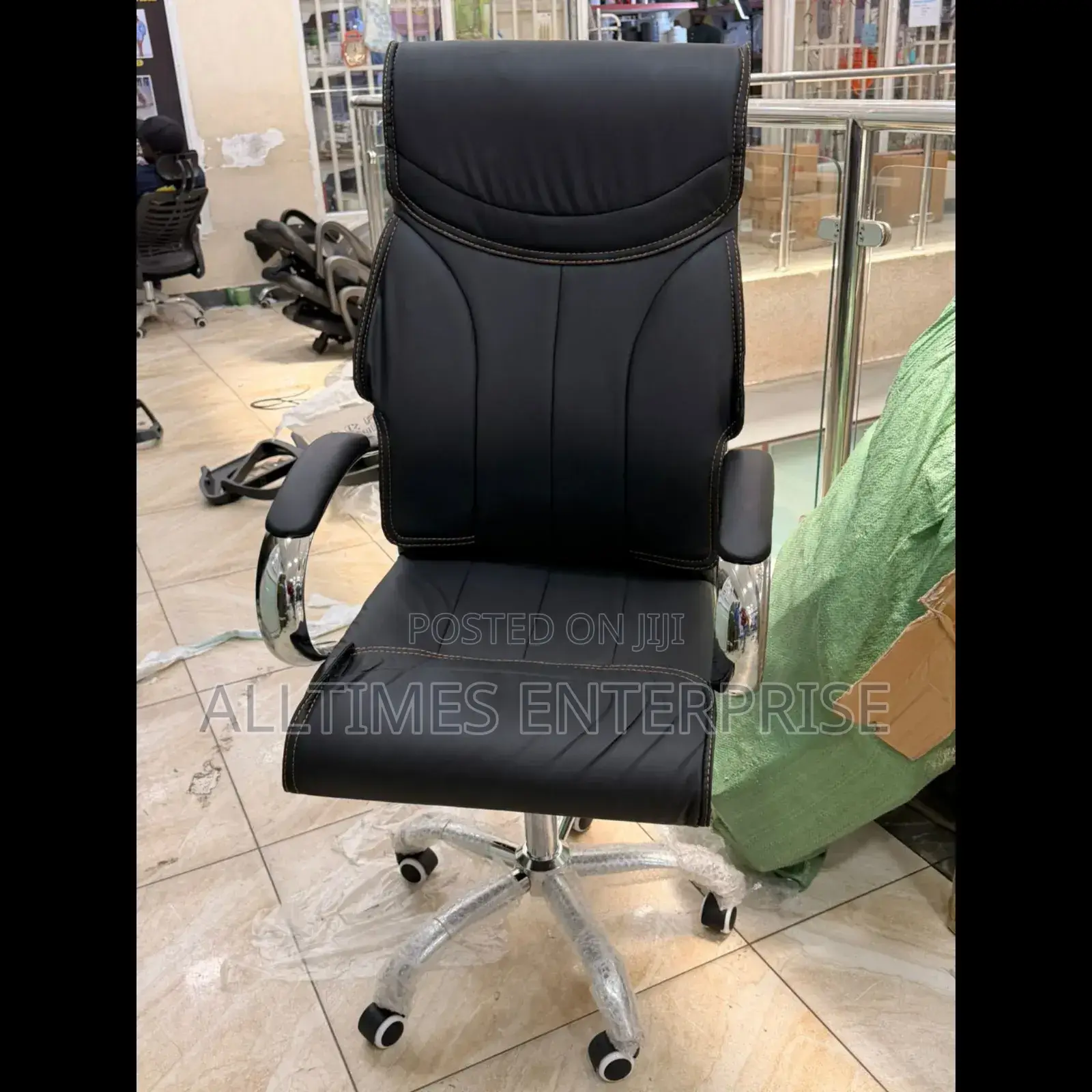 Ergonomic Executive Leather Chair ~ High Back, Padded Armrest