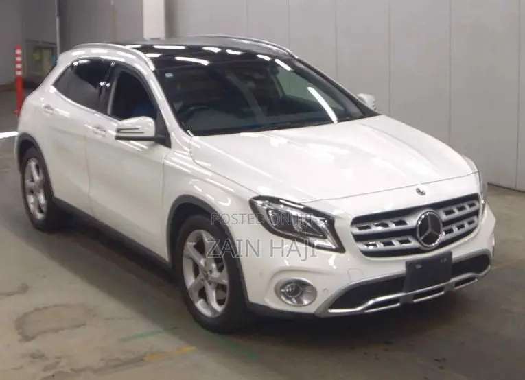 Mercedes-Benz GLA-Class 2019 White