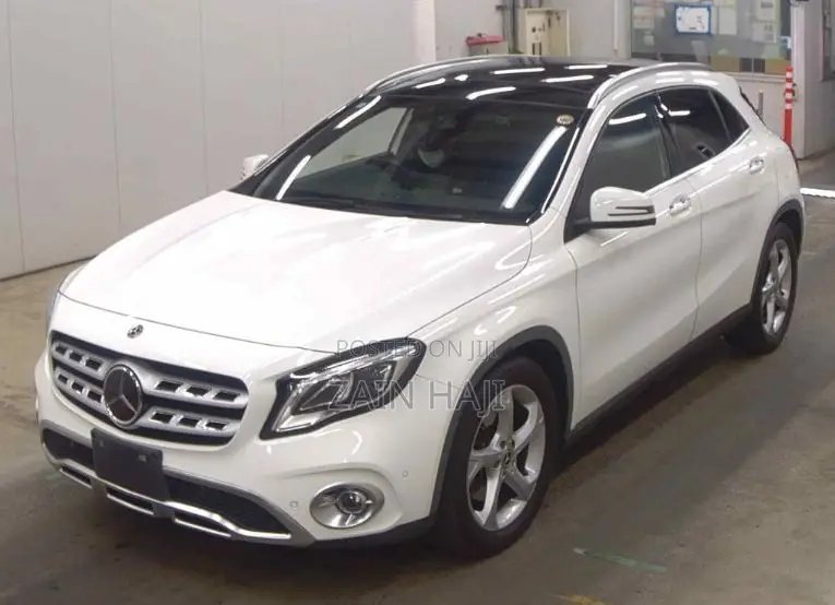 Mercedes-Benz GLA-Class 2019 White