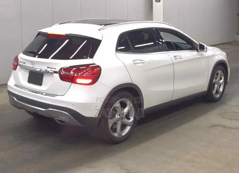 Mercedes-Benz GLA-Class 2019 White