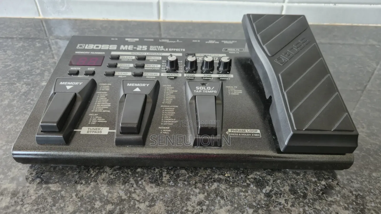 Boss Me25 Guitar Effects Pedal