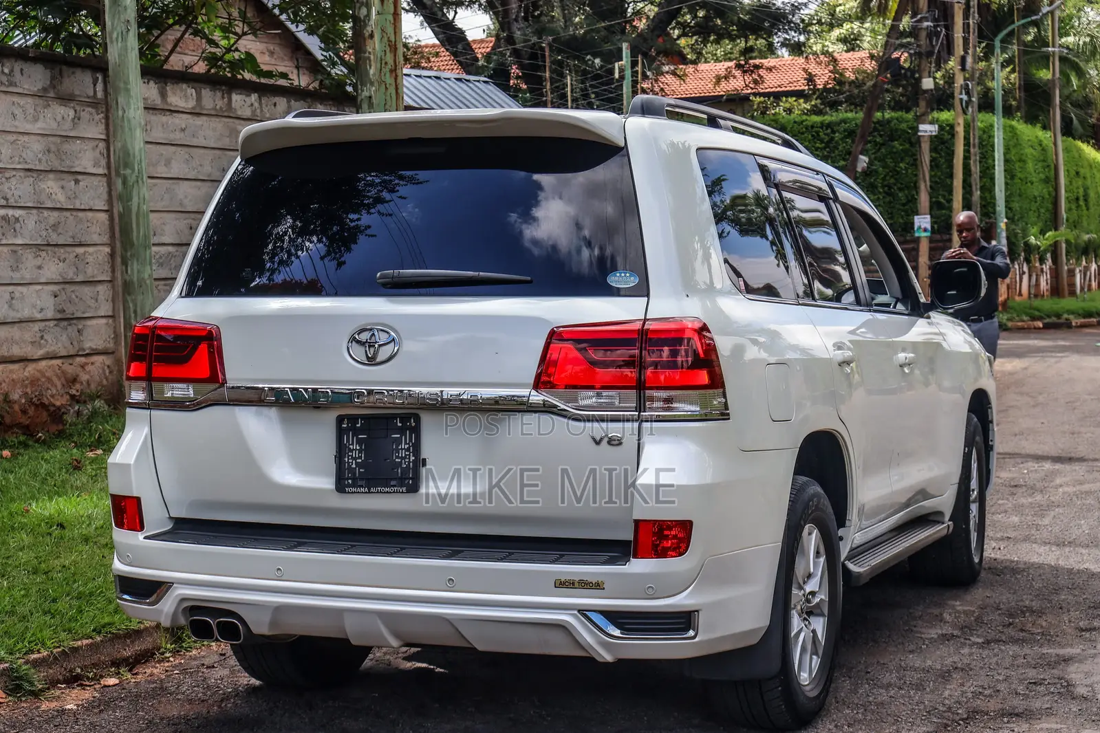 Toyota Land Cruiser 4.6 V8 ZX 2019 White