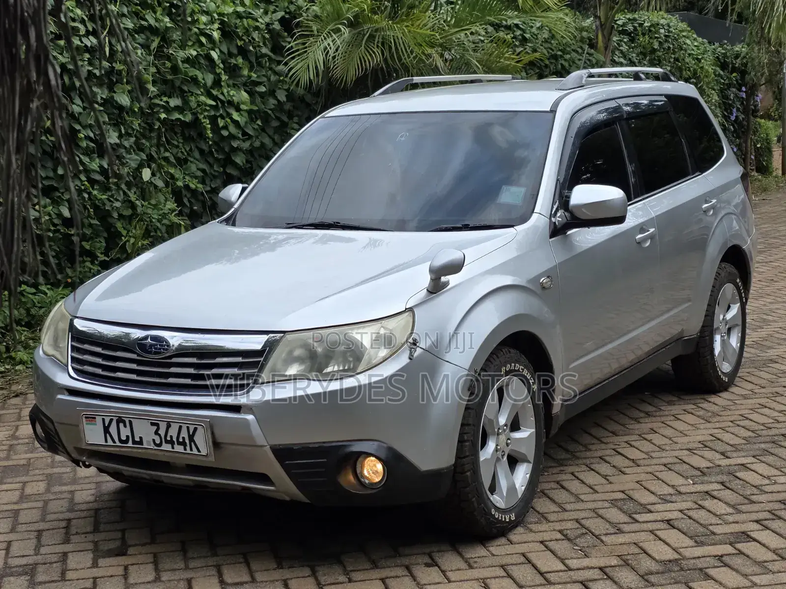 Subaru Forester 2010 Silver