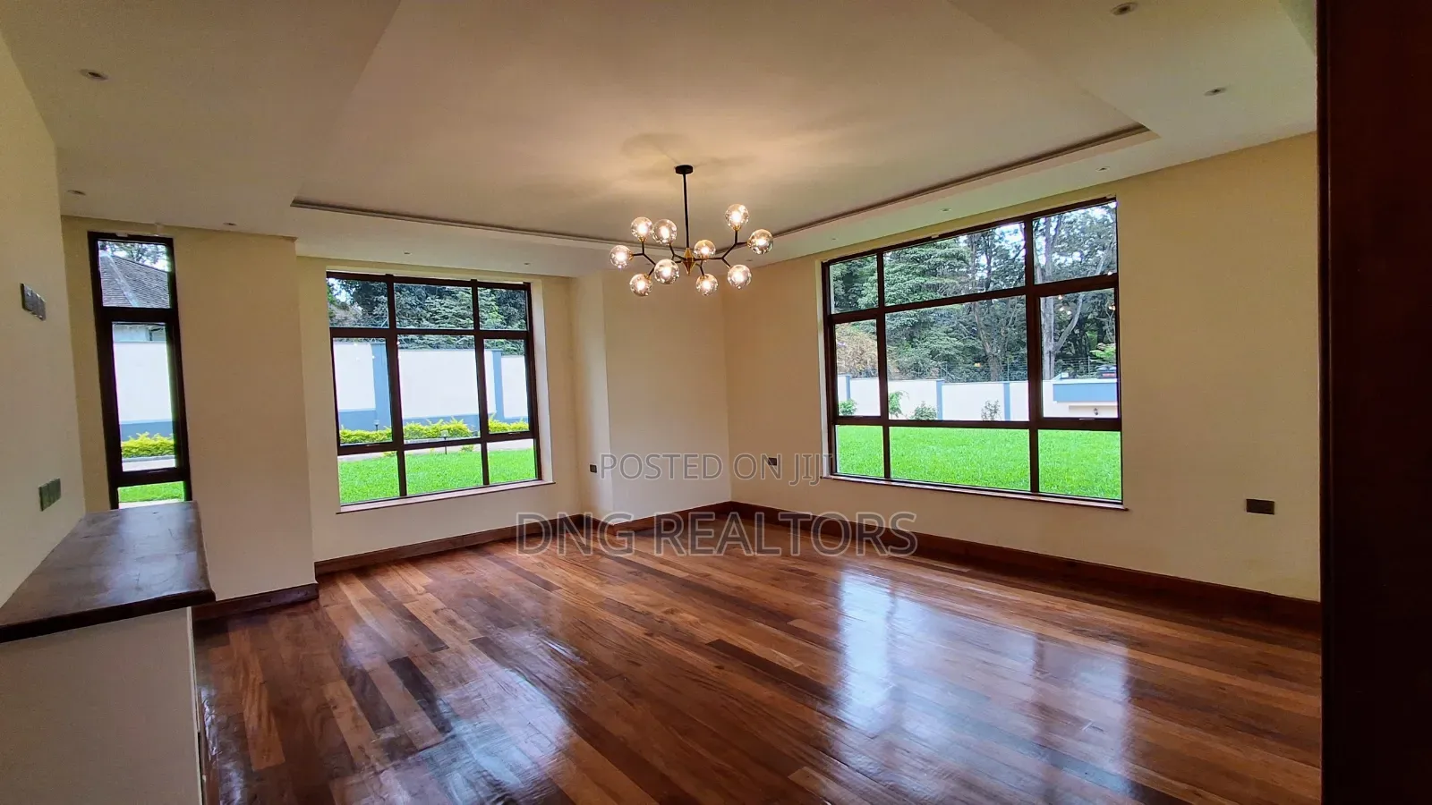 5bdrm Villa in Rosslyn for sale