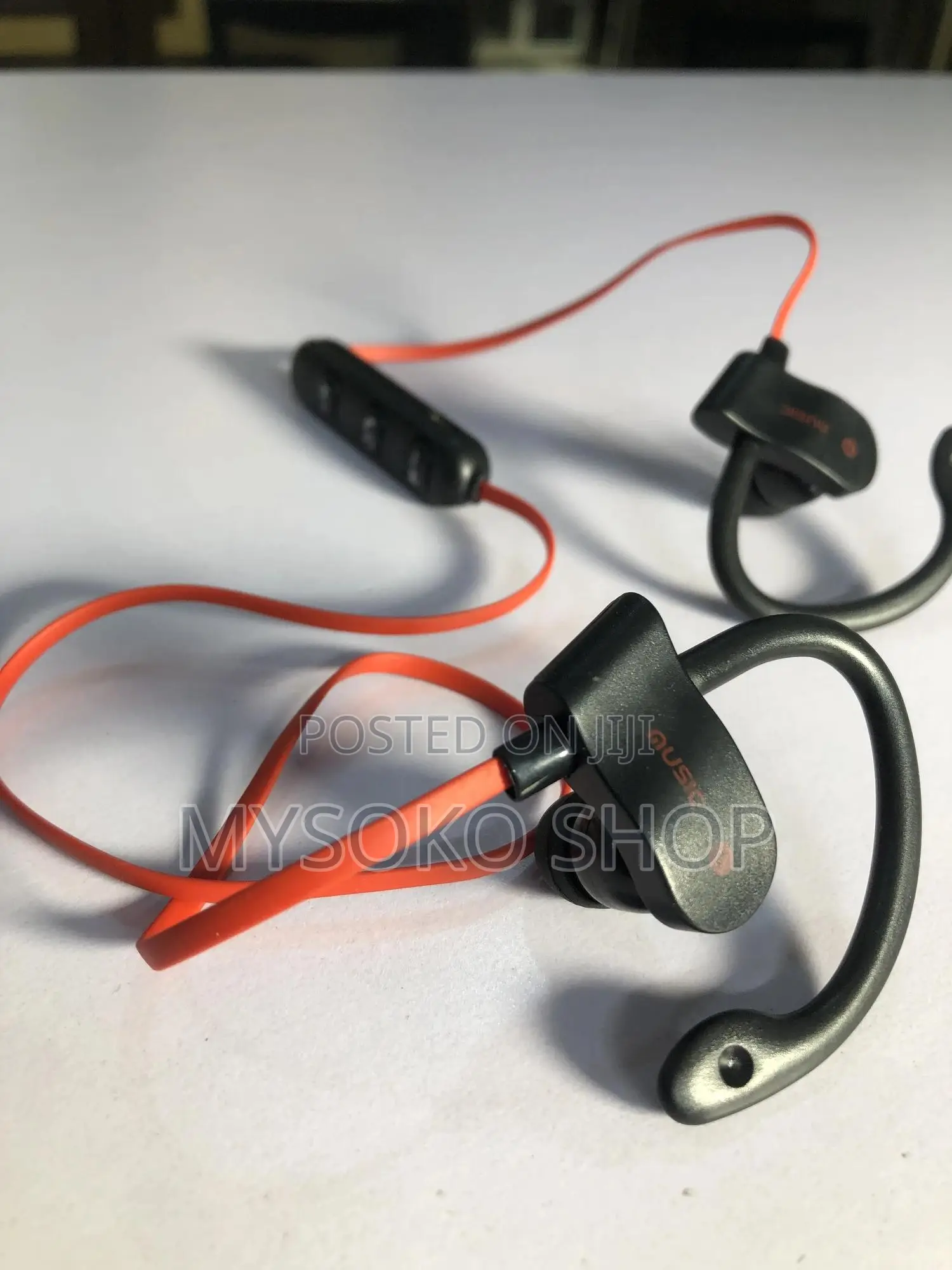 Ox-Horn Neckbands