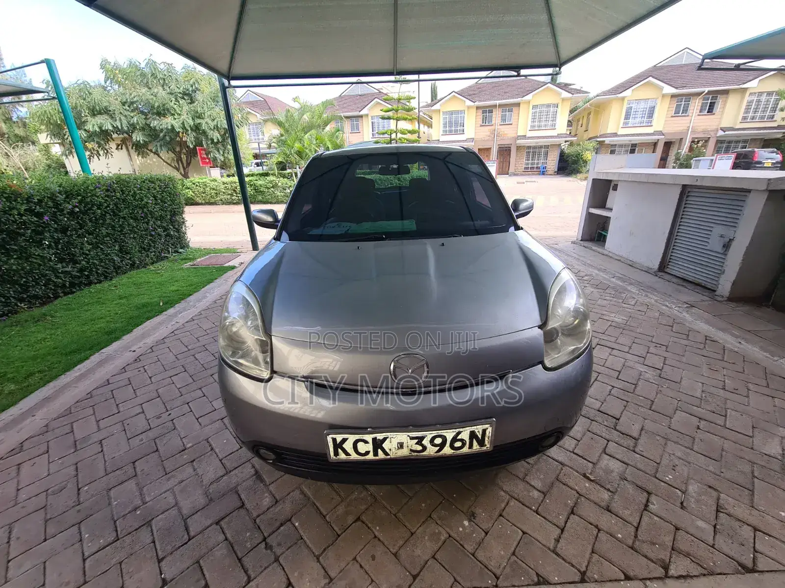 Mazda Verisa 2009 Silver
