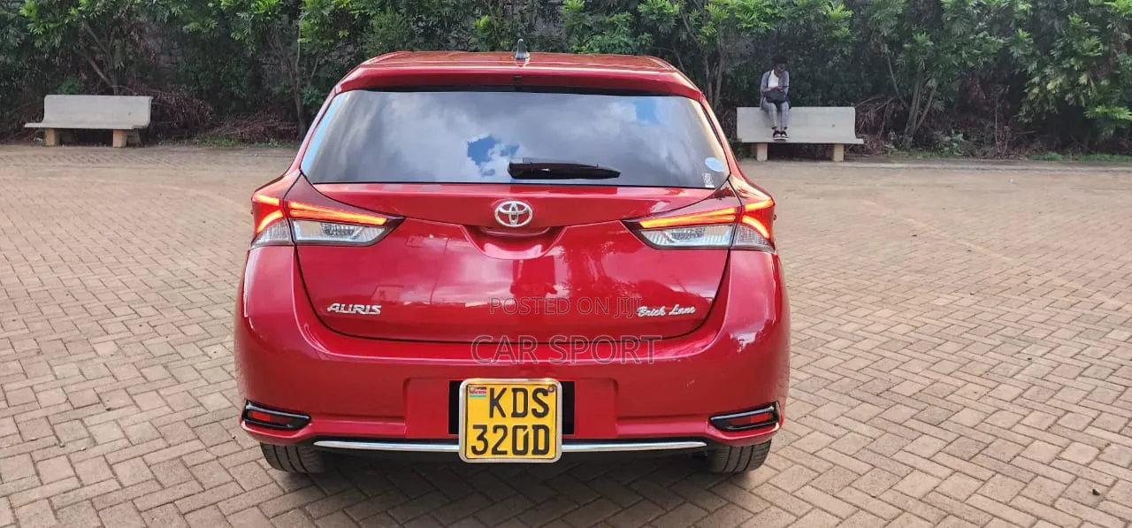Toyota Auris 2017 Pink