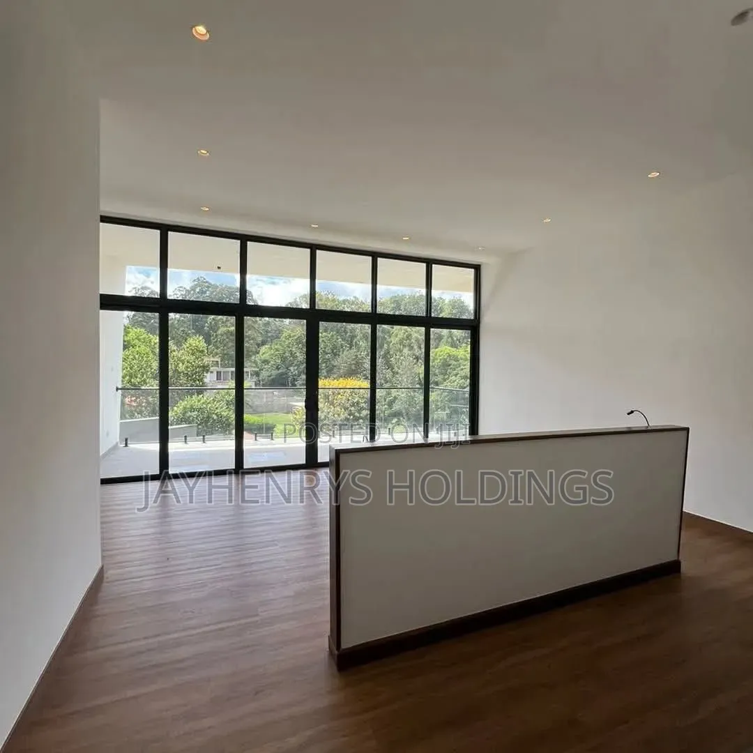 5bdrm House in Nyari for sale