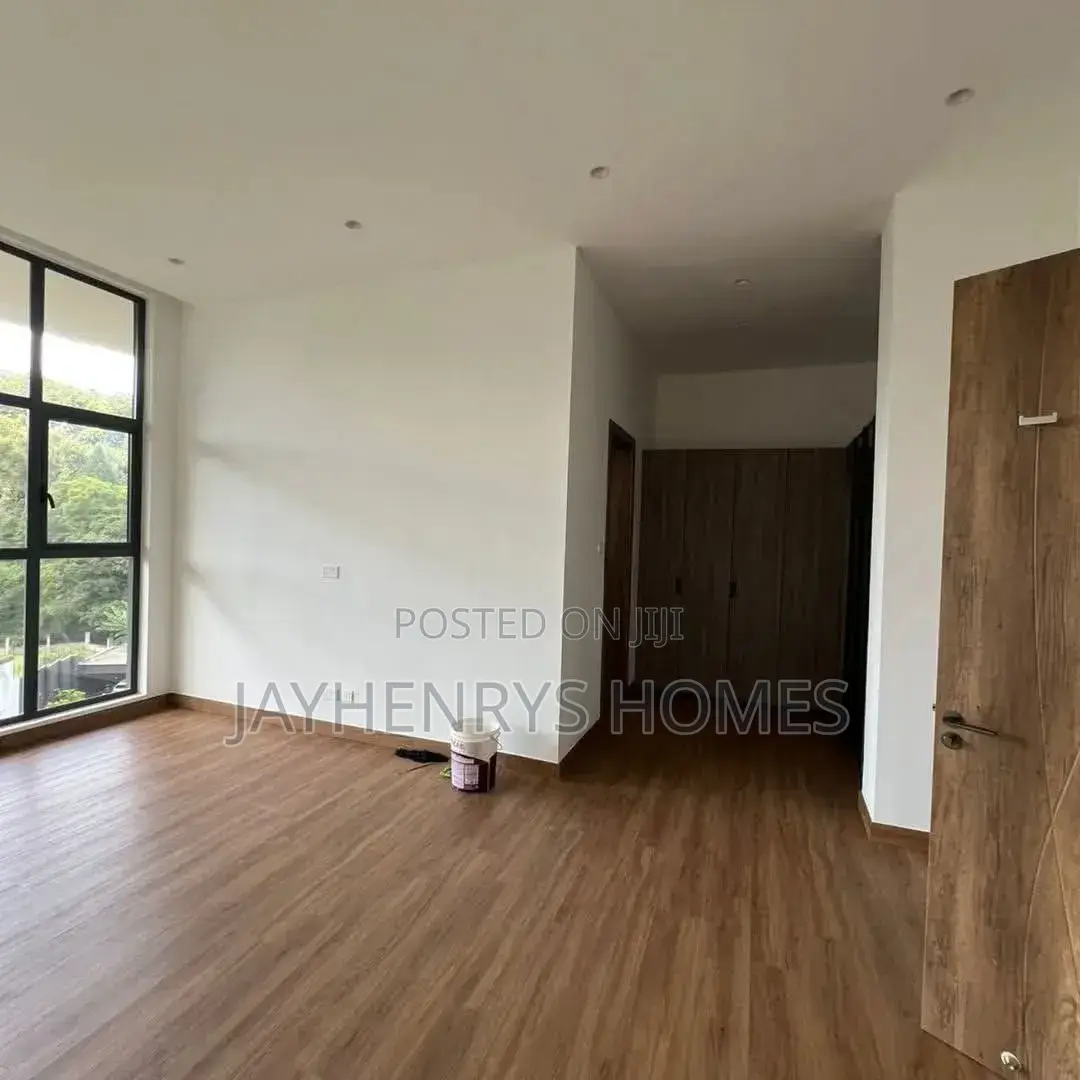 5bdrm House in Nyari for sale