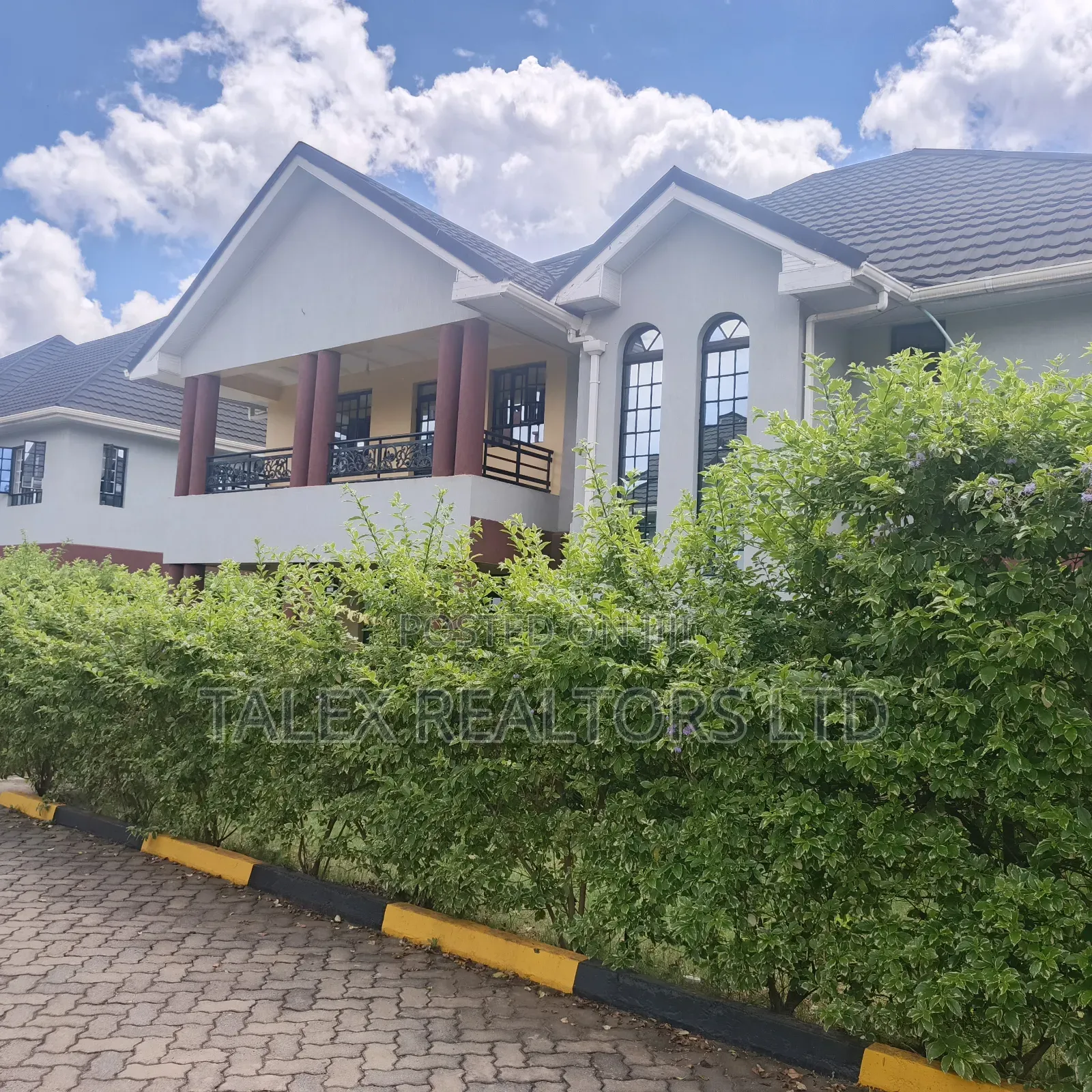 5bdrm Townhouse / Terrace in Garden Estate, Roysambu for rent