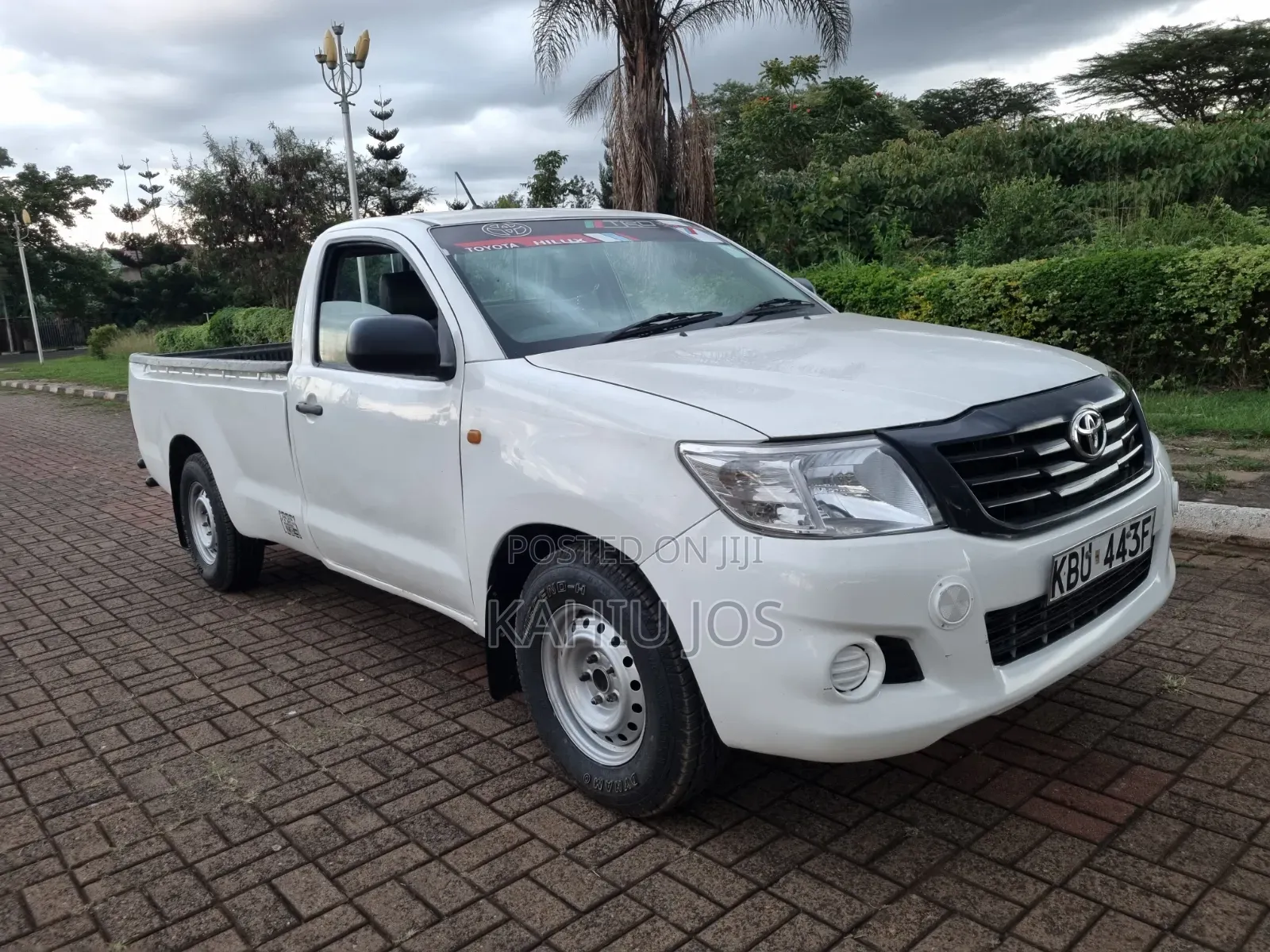 Toyota Hilux 2012 Off white