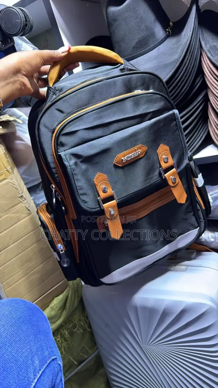 Black Heavy Capacity School Bag Backpack for Grade 1 to Grade 4