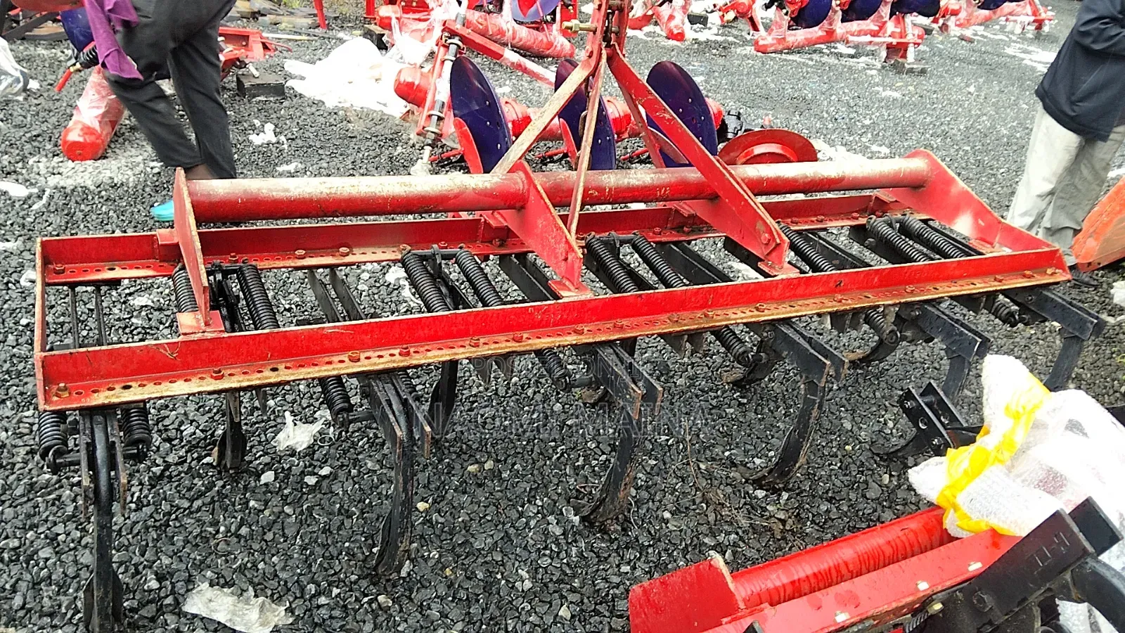 11 Tines Adjustable Tiller