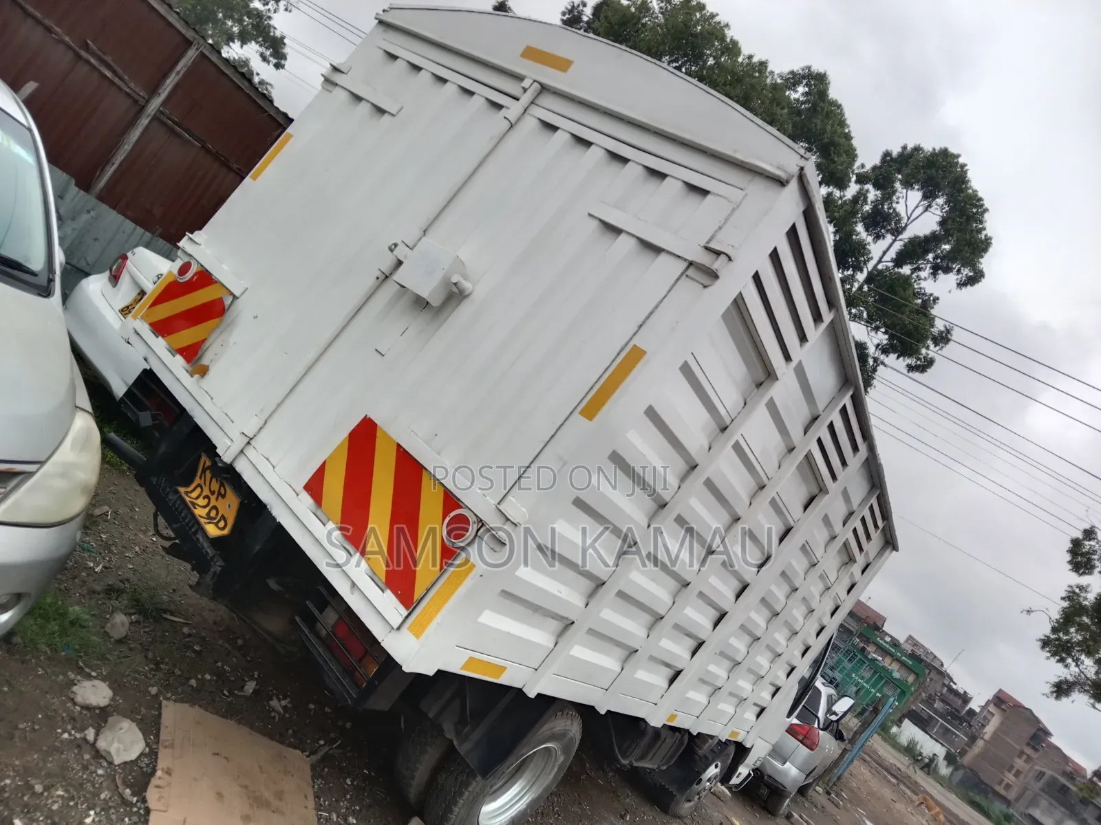 Isuzu NKR Canter