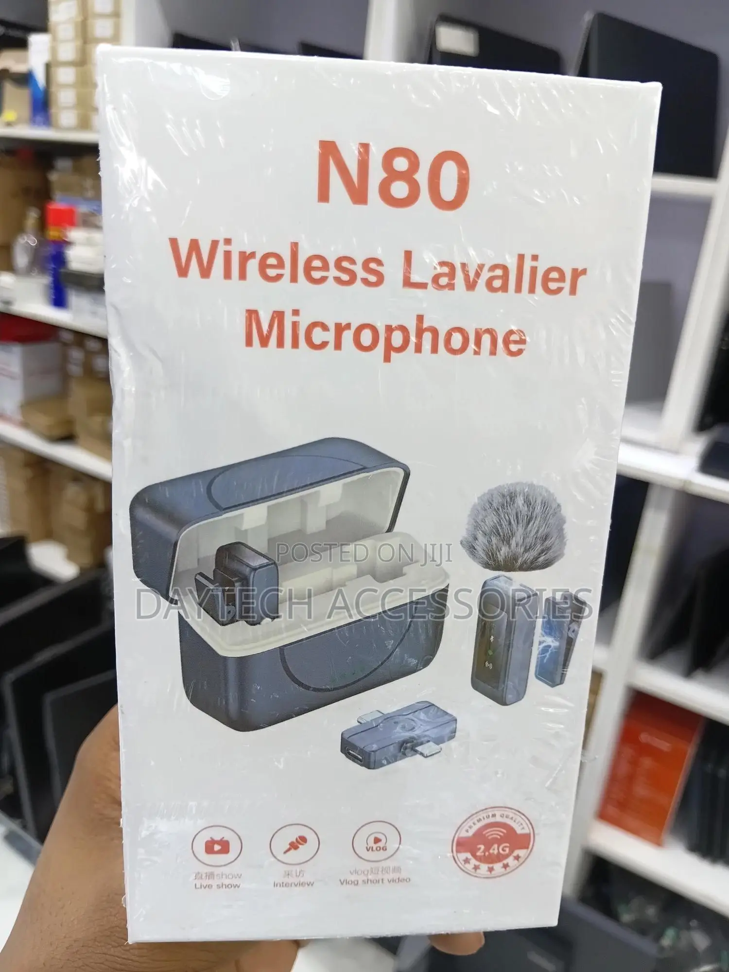 N80 Wireless Lavalier Microphone Set With a Digital Display - Blackl