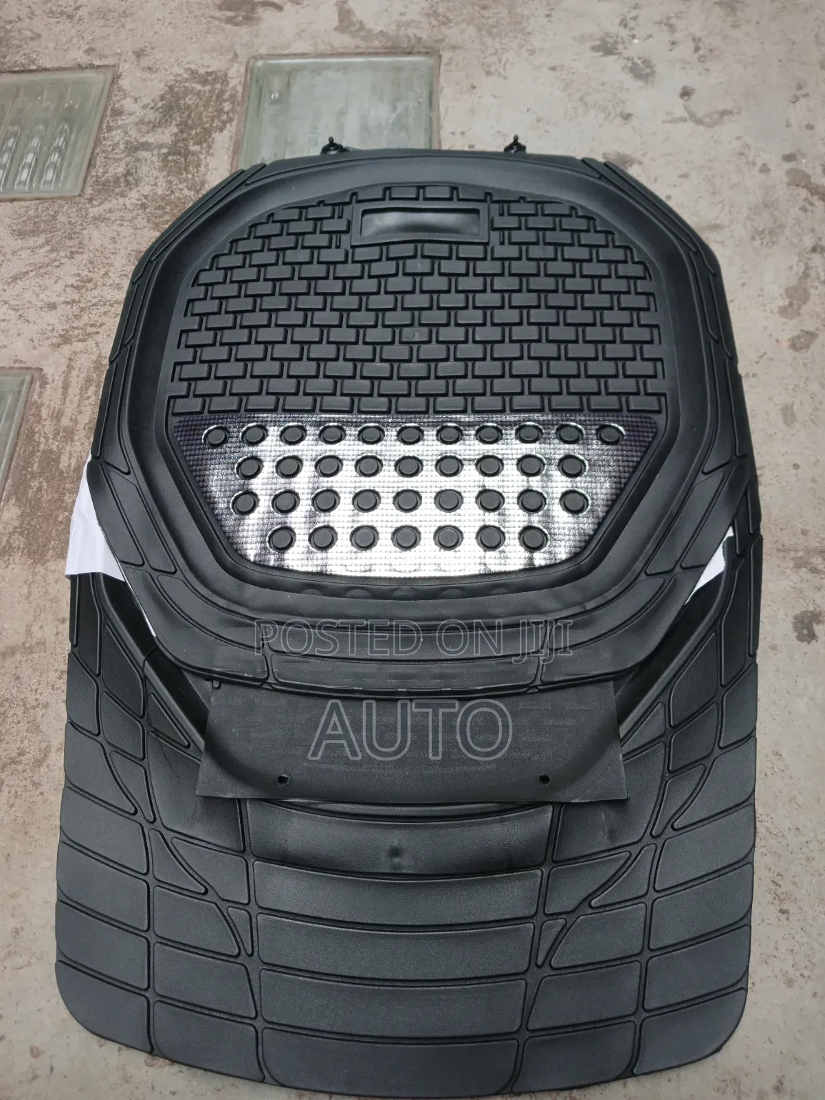 Universal Black Silver Floor Mats – Stylish Car Interior Mats Set