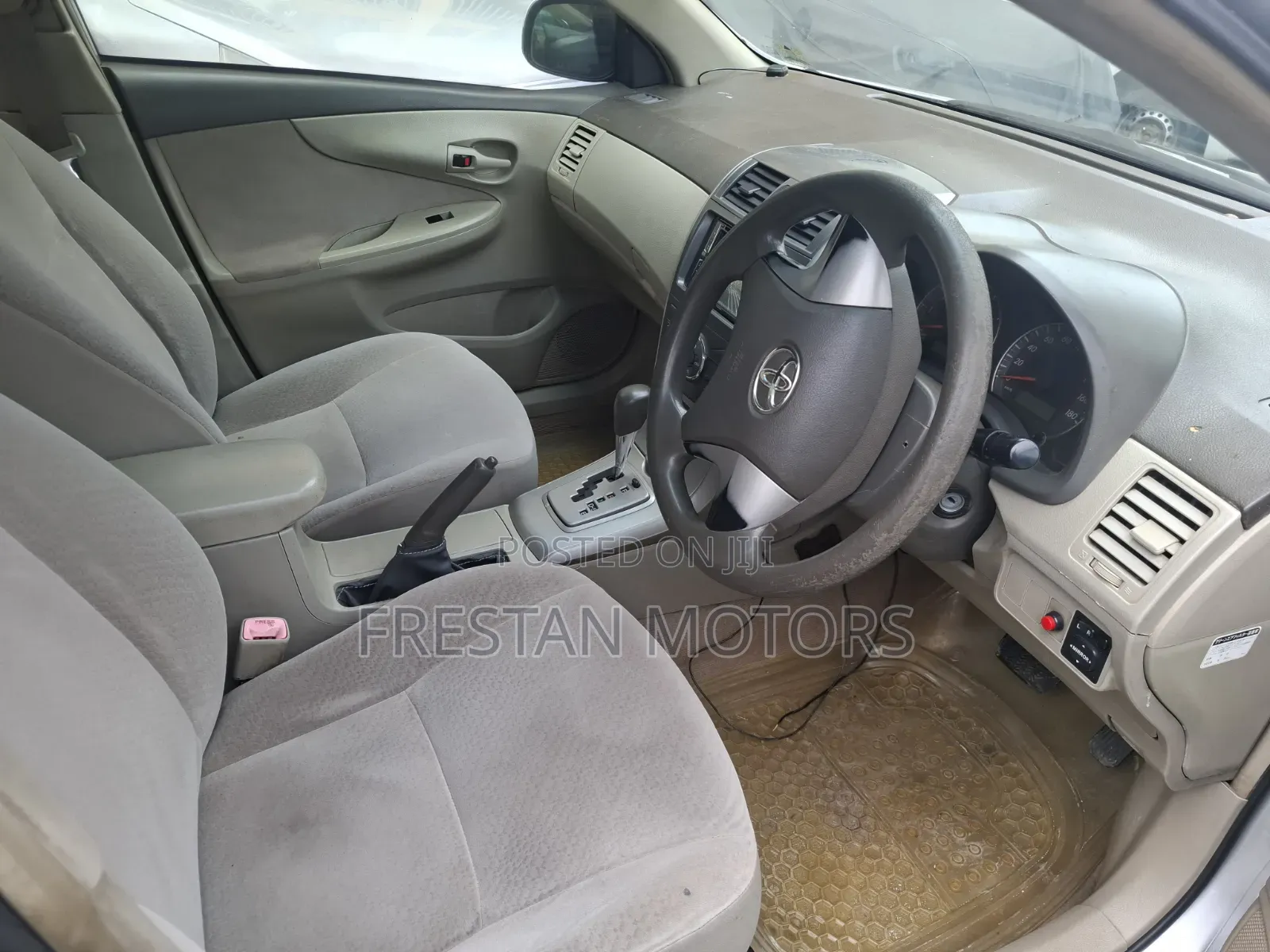 Nissan Advan 2002 Silver