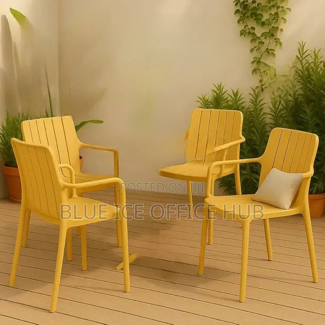 Varnitivo Armrest Chair Plastic