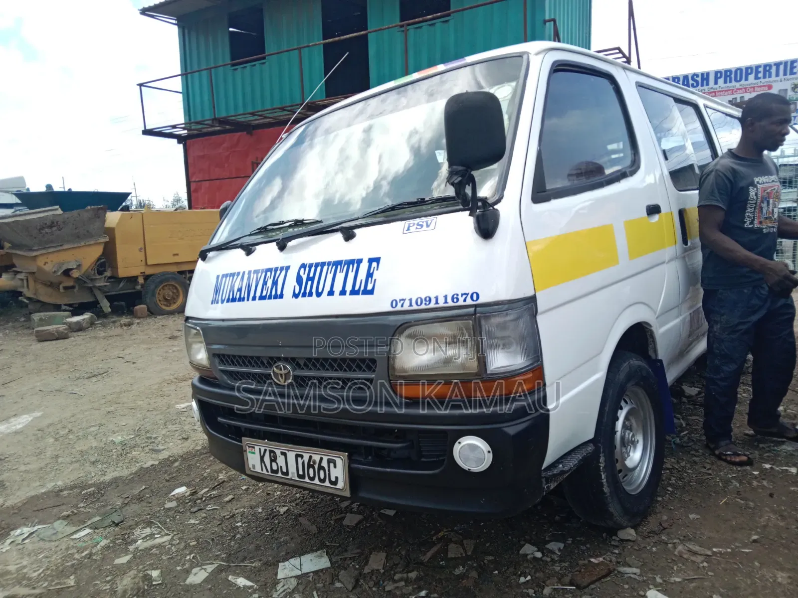 Toyota HiAce 2006 White