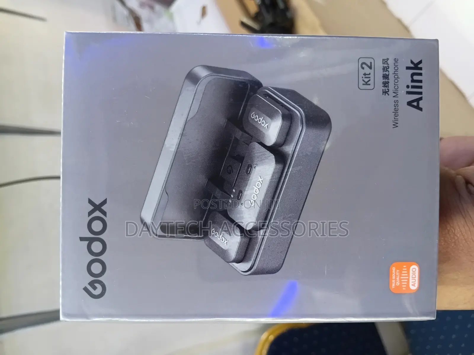 Godox Alink Kit 2 Is a Compact, 2-Person Wireless Lavalier Microphone