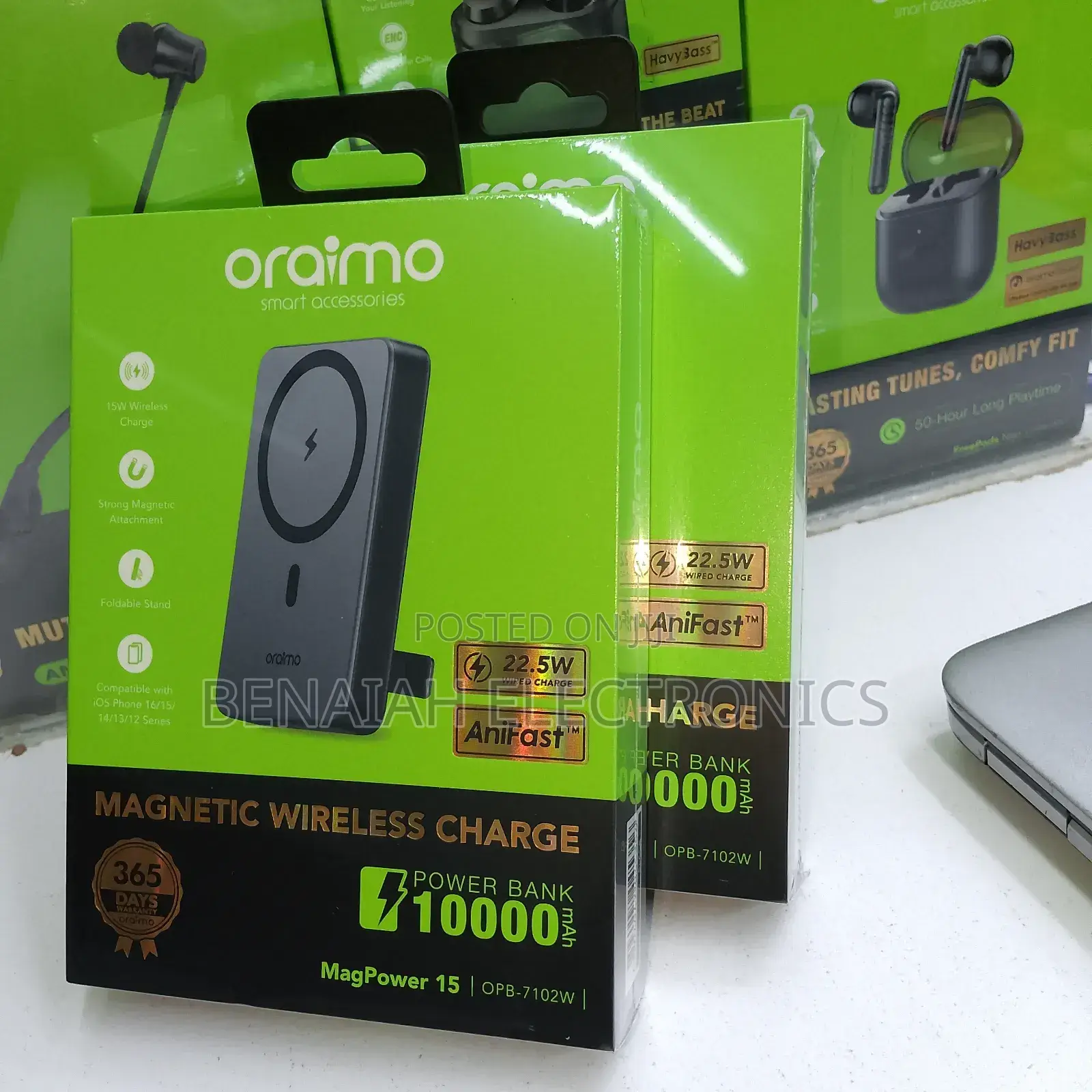 Fast Charging Wireless Powerbank 22.5 Watts With Foldable Stand