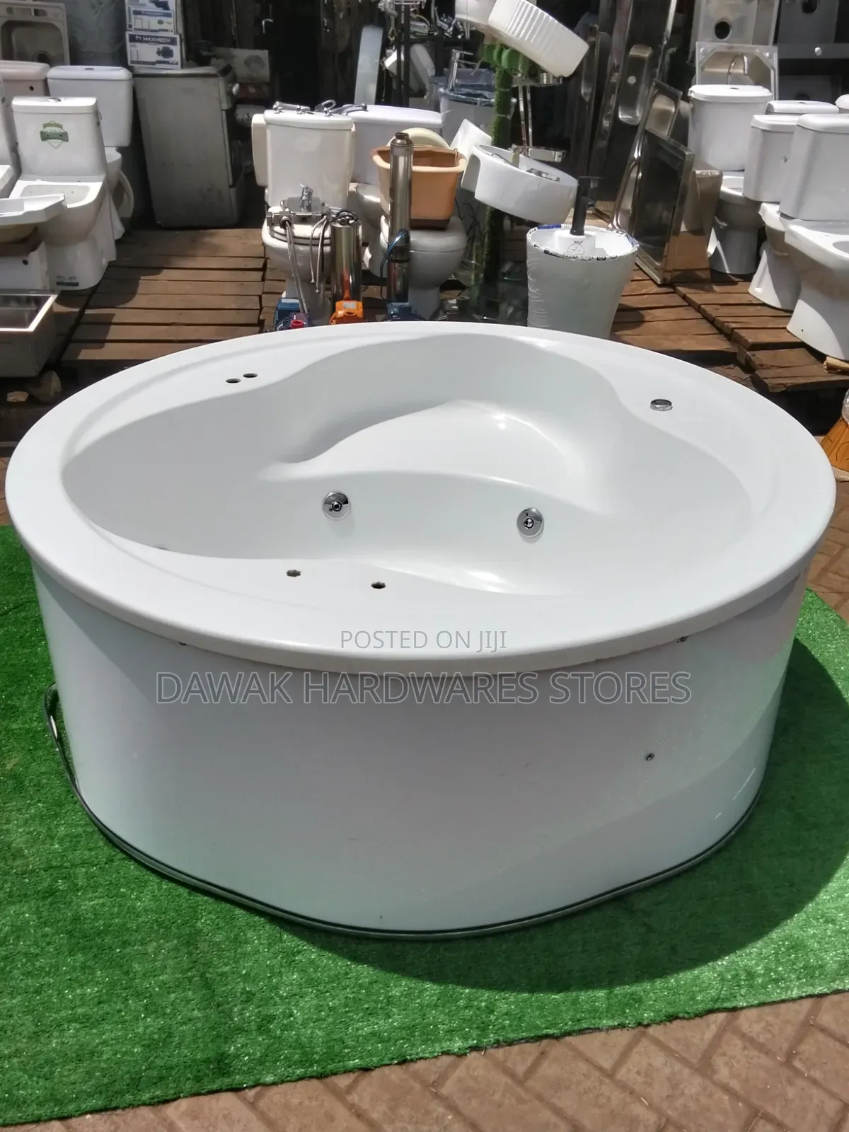 Round Shaped Double Jacuzzi